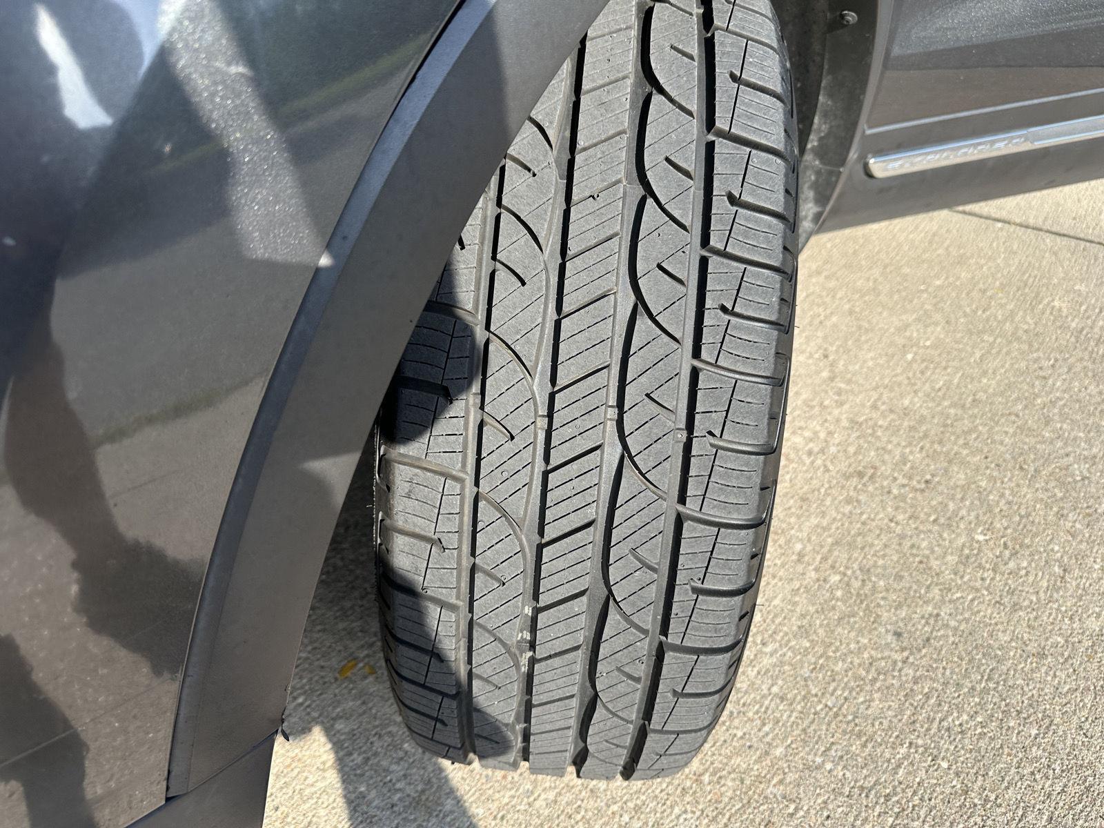 Vehicle photo 11