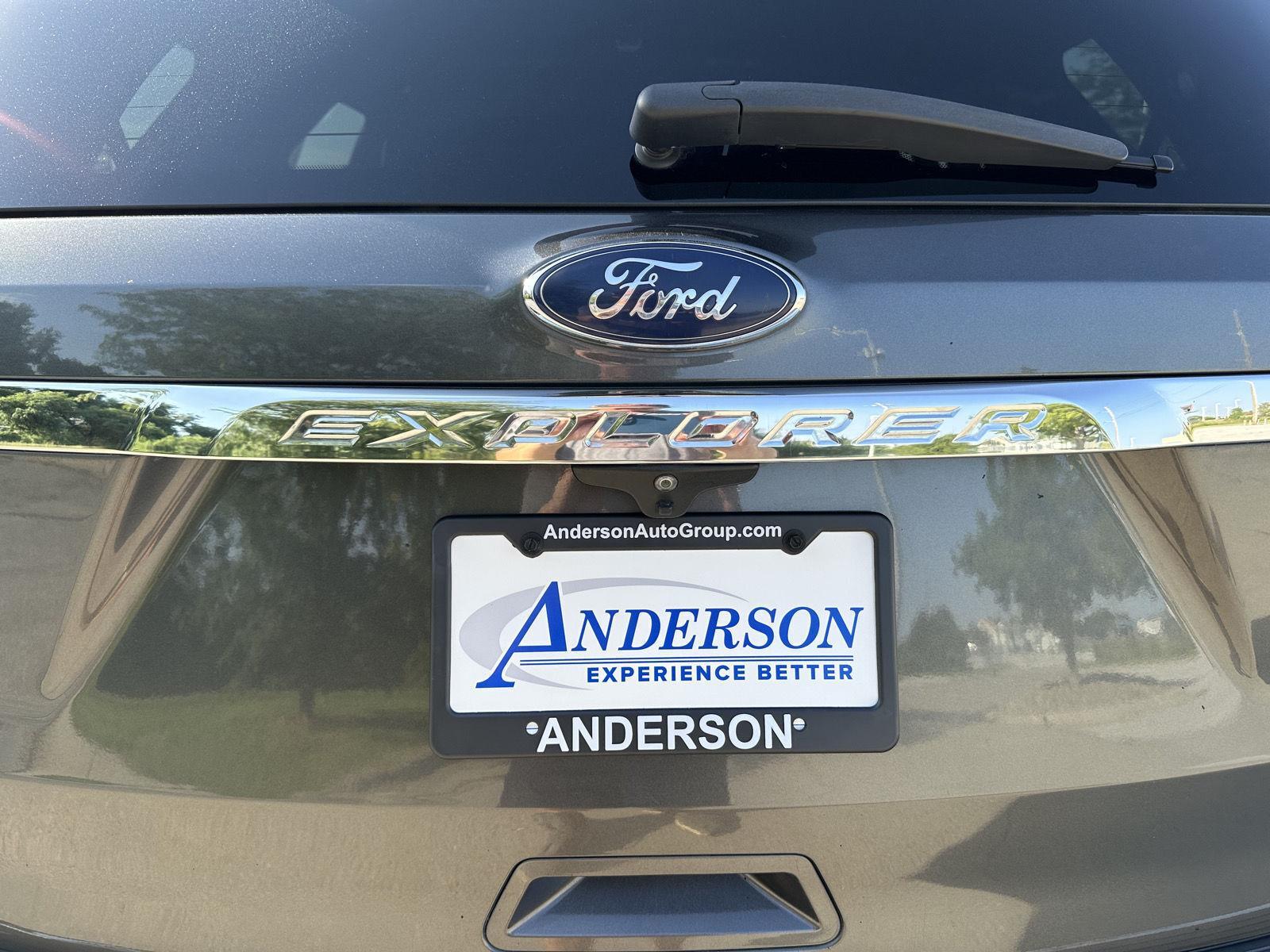 Vehicle photo 44