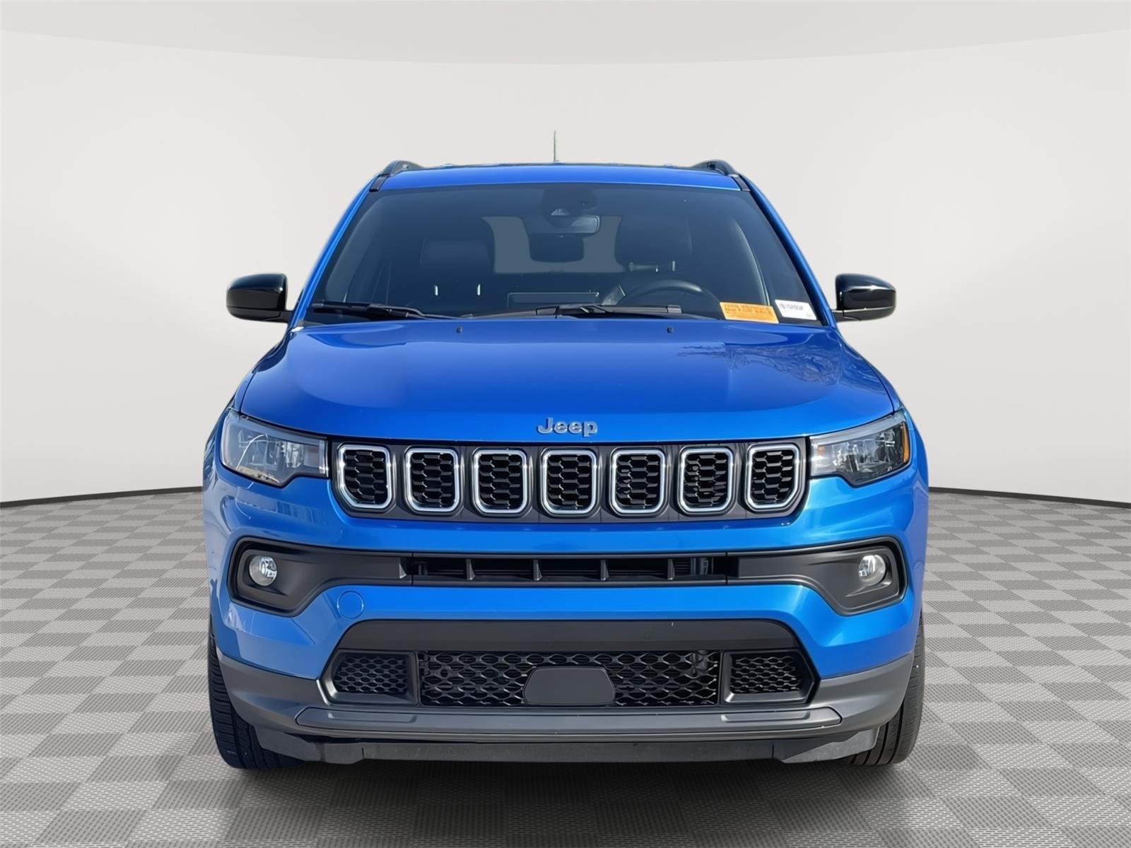 Vehicle photo 4