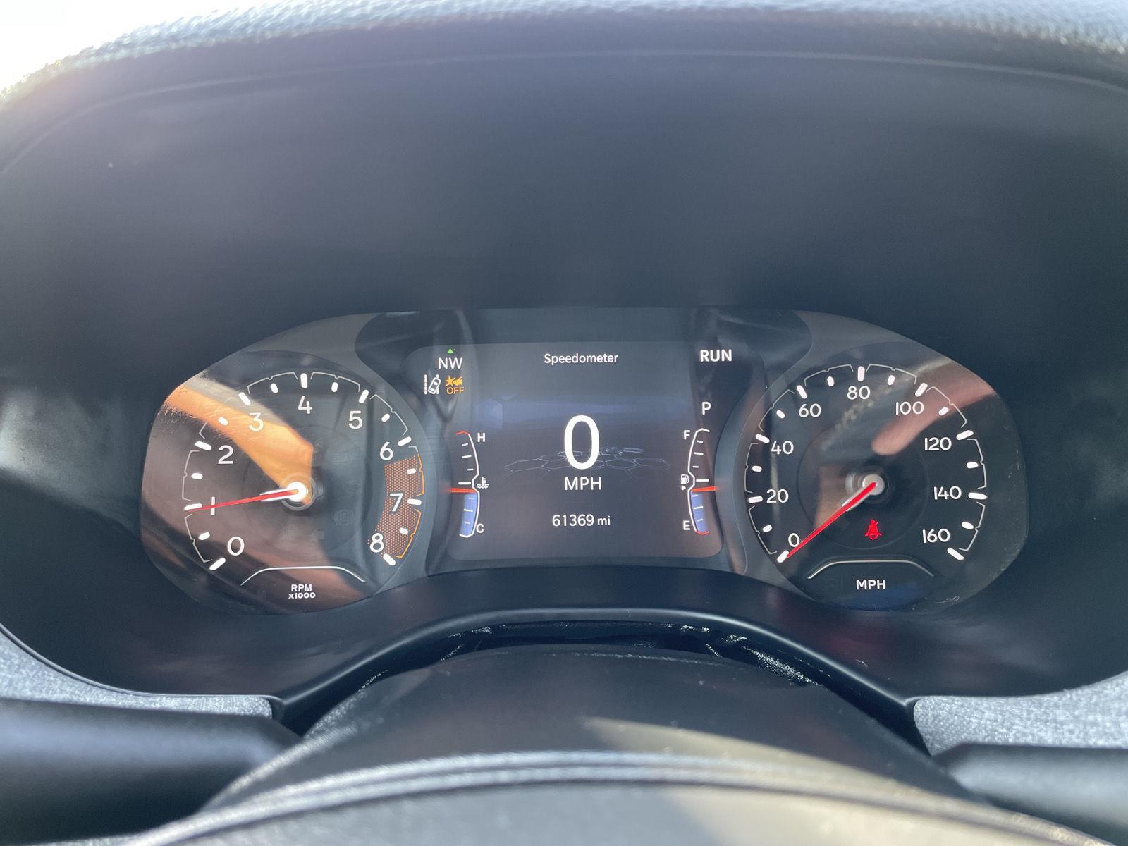 Vehicle photo 14