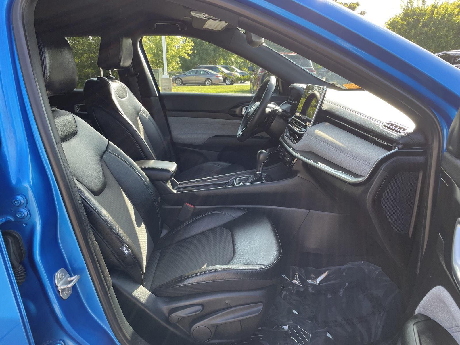 Vehicle photo 18