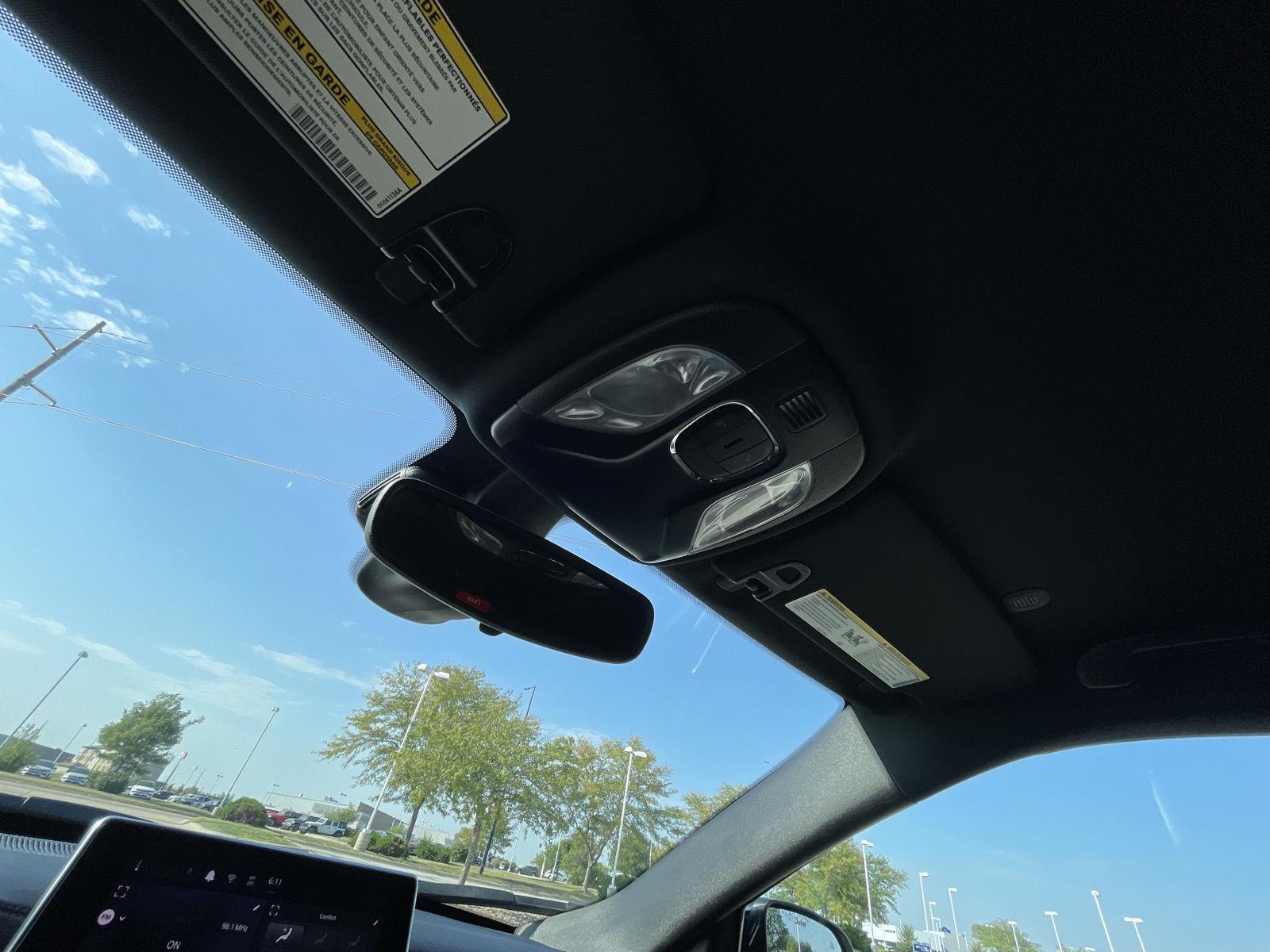 Vehicle photo 20