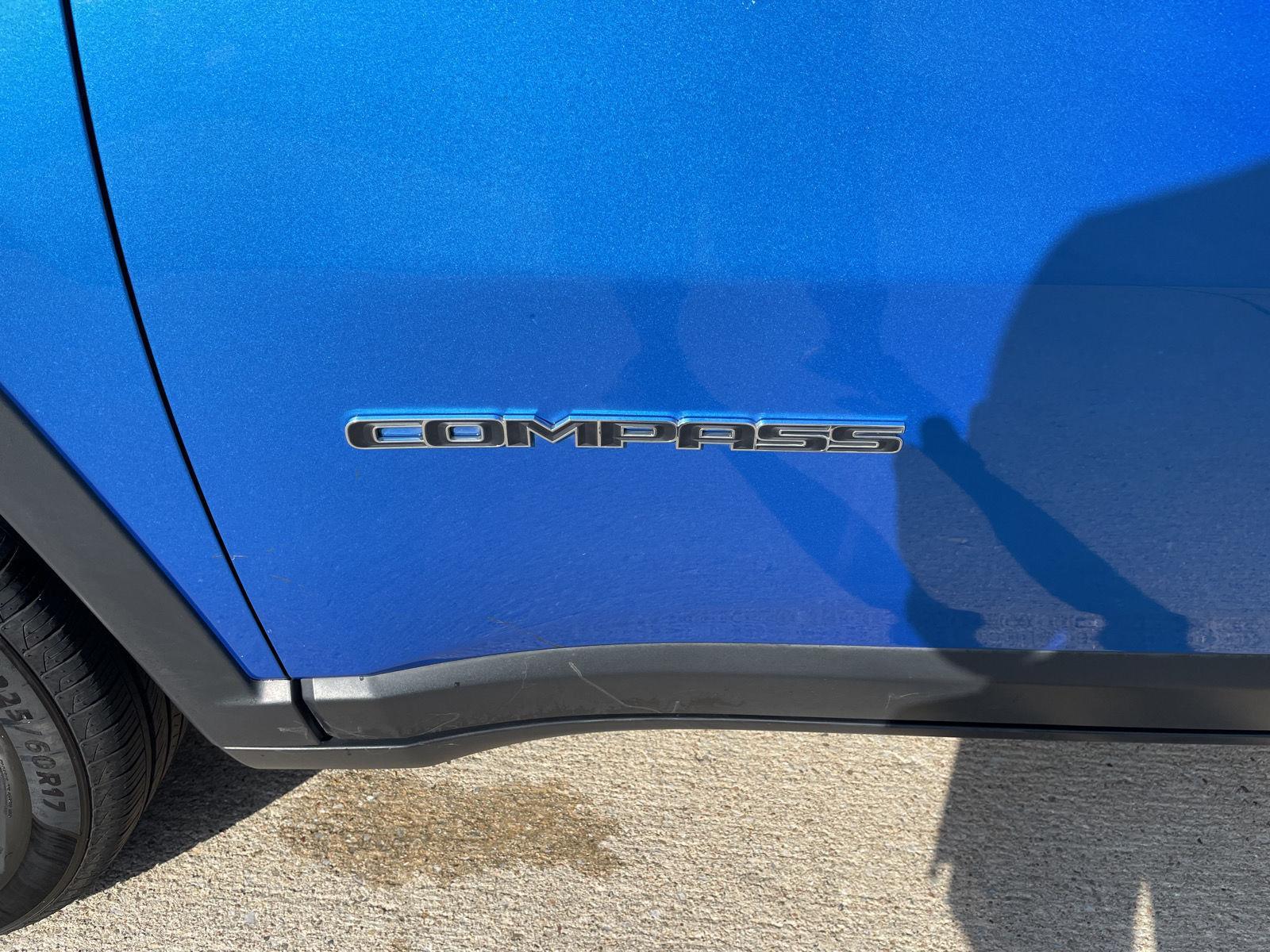 Vehicle photo 34