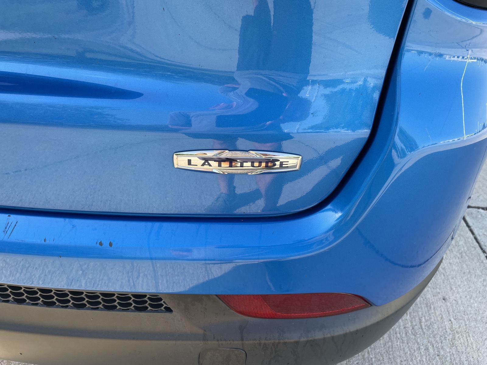 Vehicle photo 35