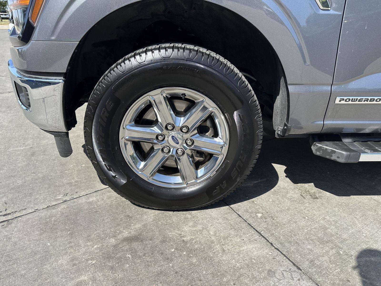 Vehicle photo 10