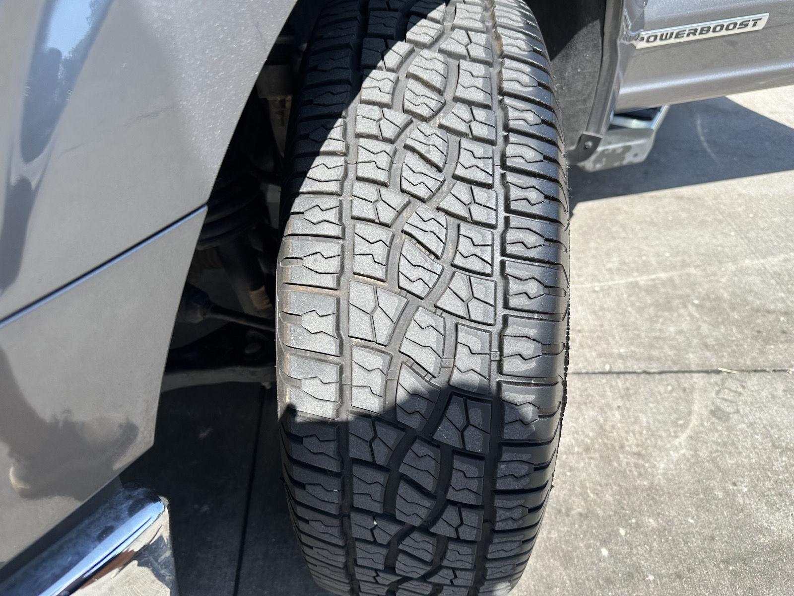 Vehicle photo 11