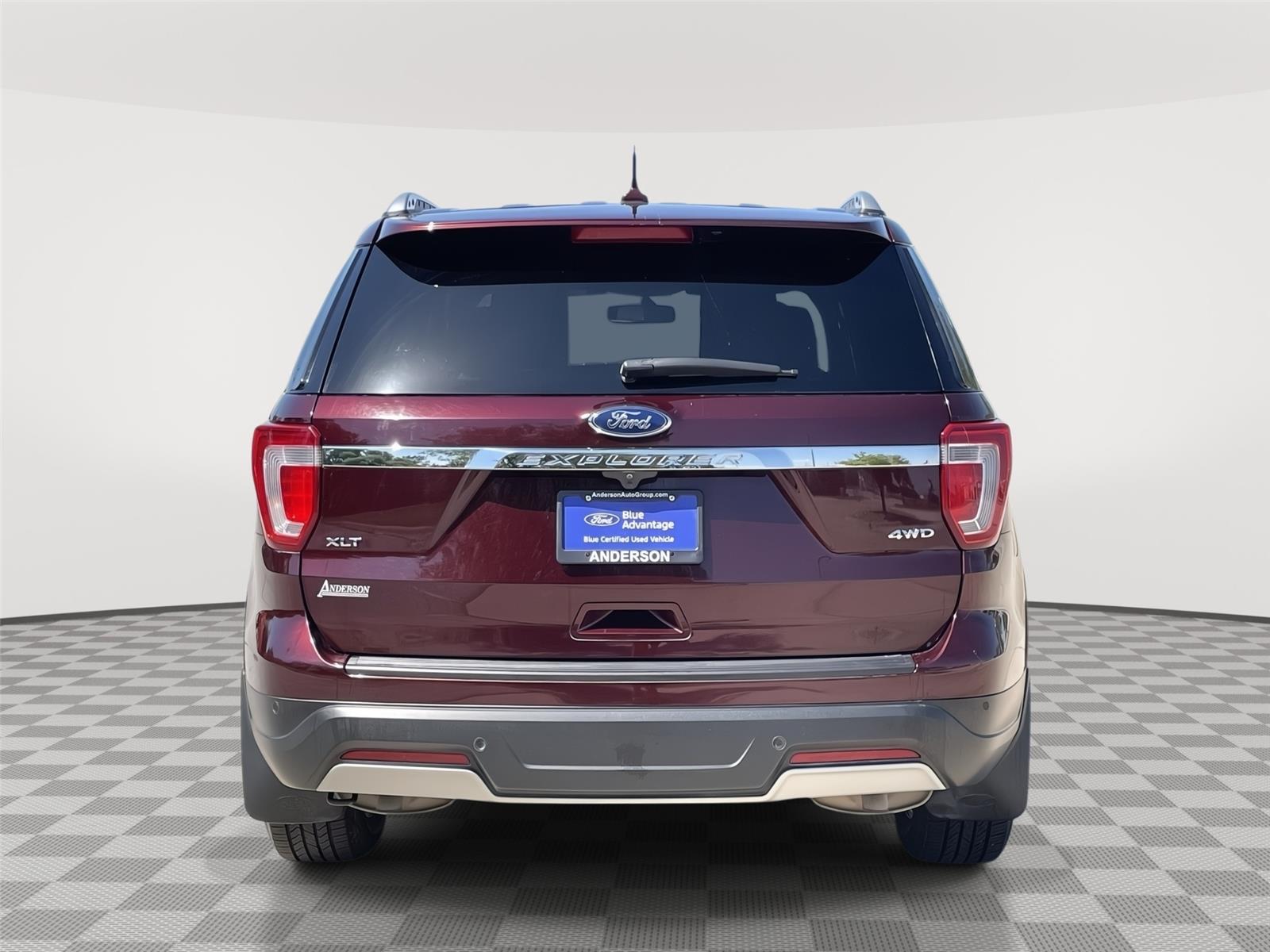 Vehicle photo 8