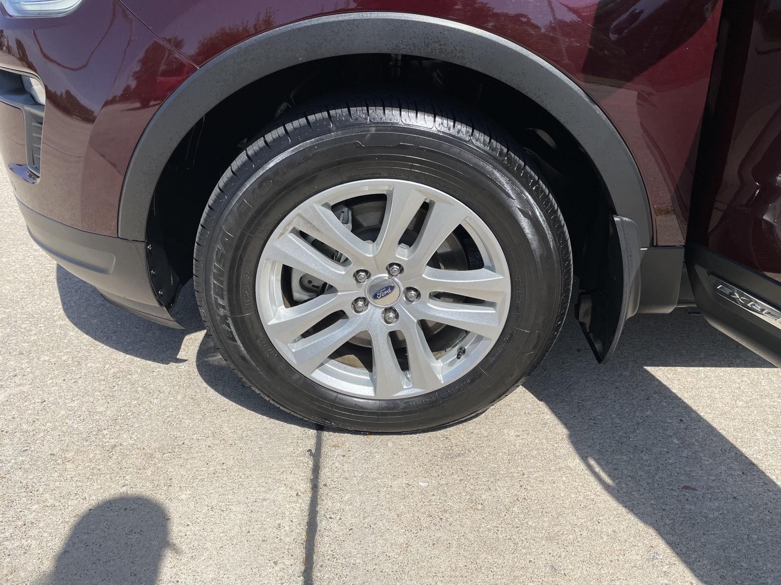 Vehicle photo 10