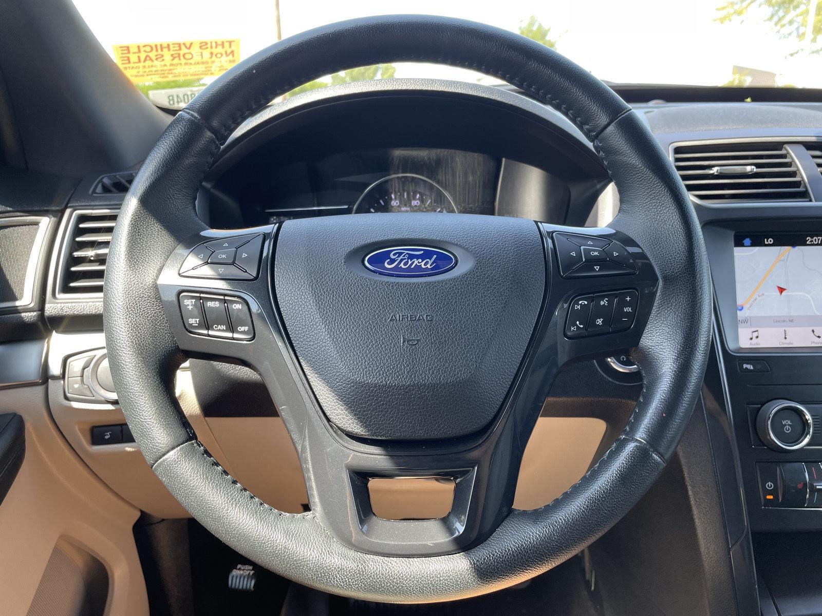 Vehicle photo 12