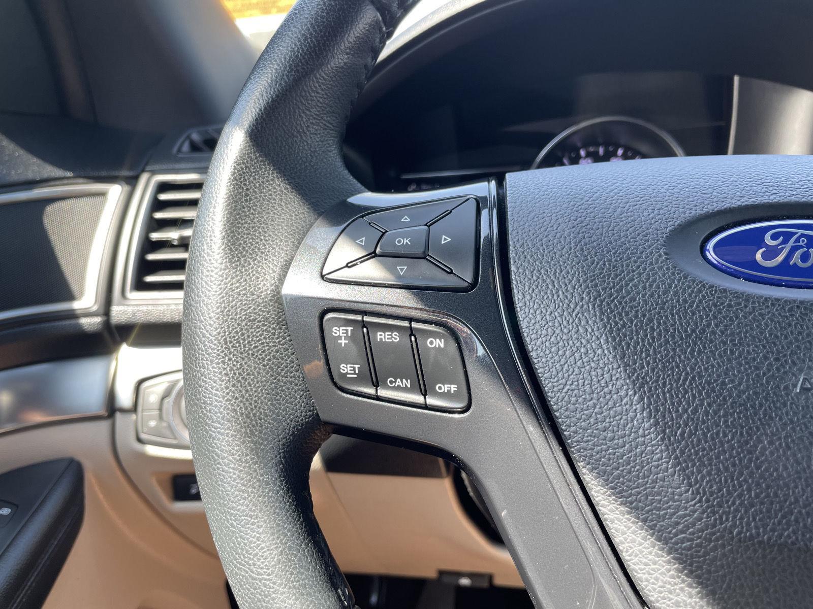 Vehicle photo 13