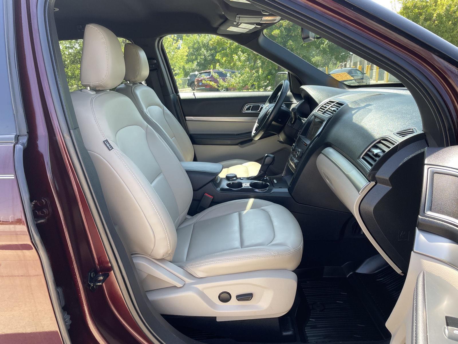 Vehicle photo 19