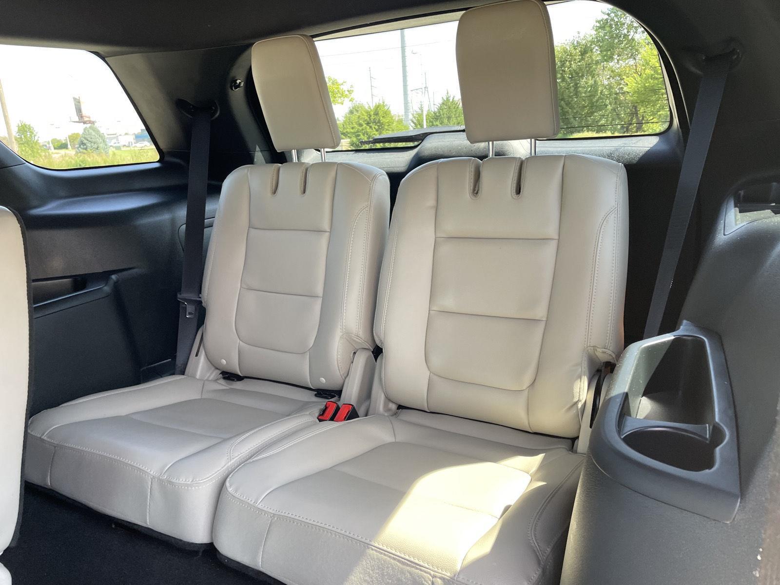Vehicle photo 21