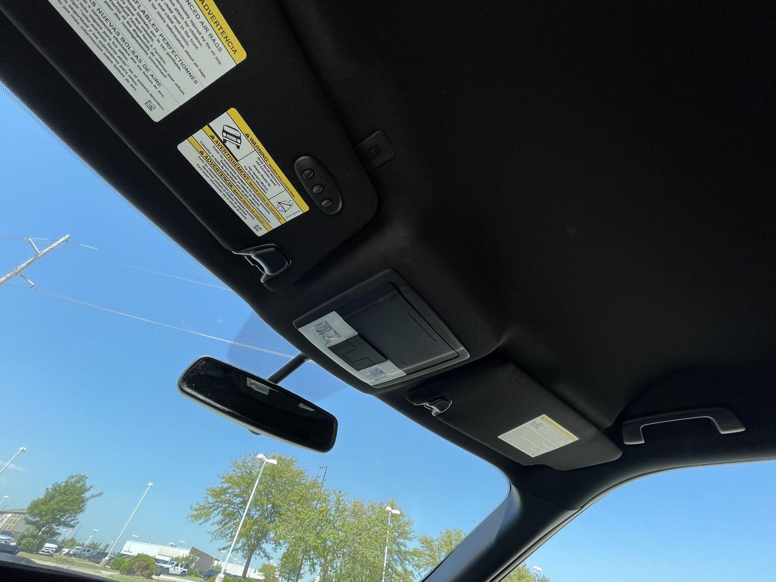 Vehicle photo 22