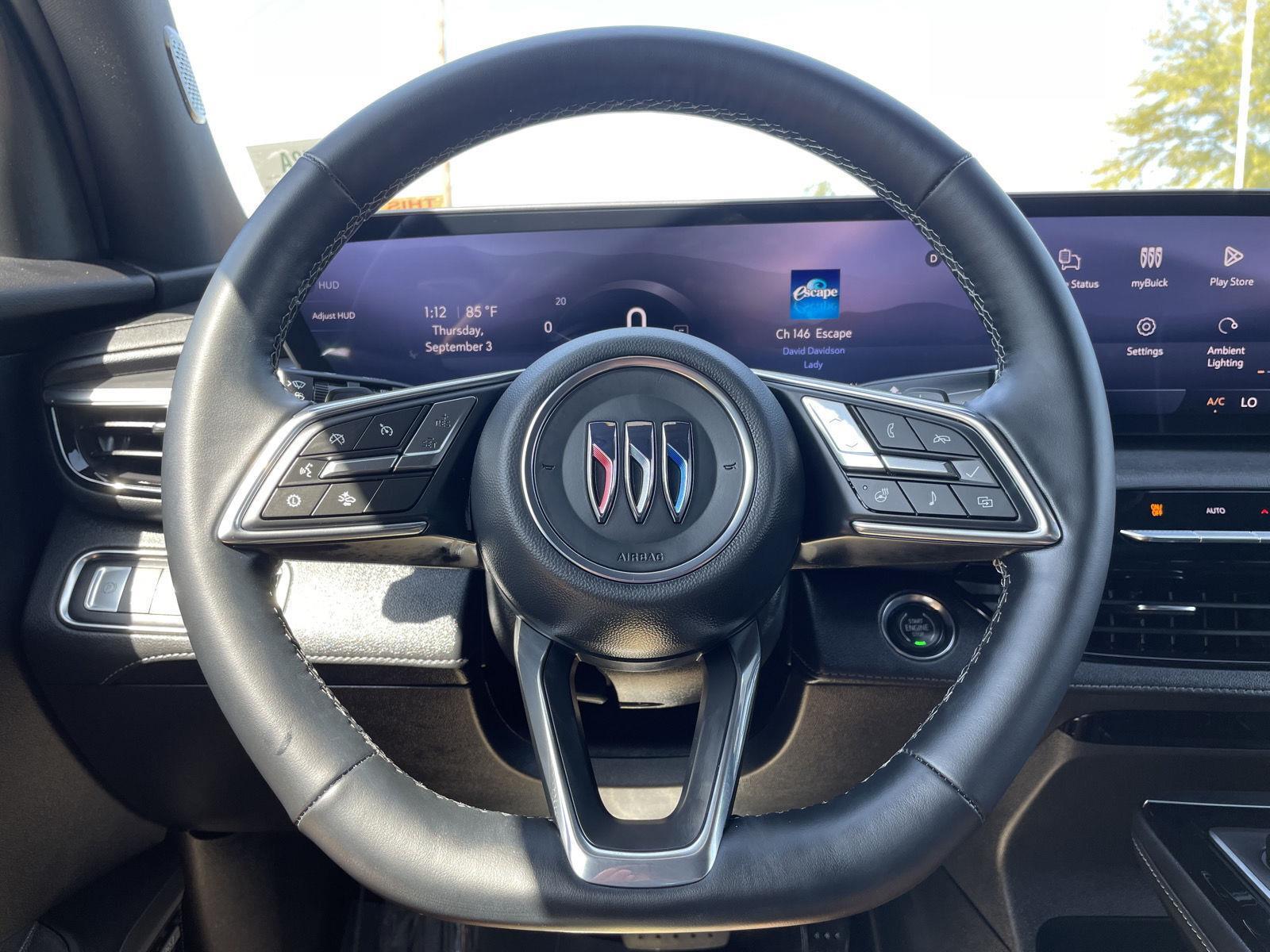 Vehicle photo 12