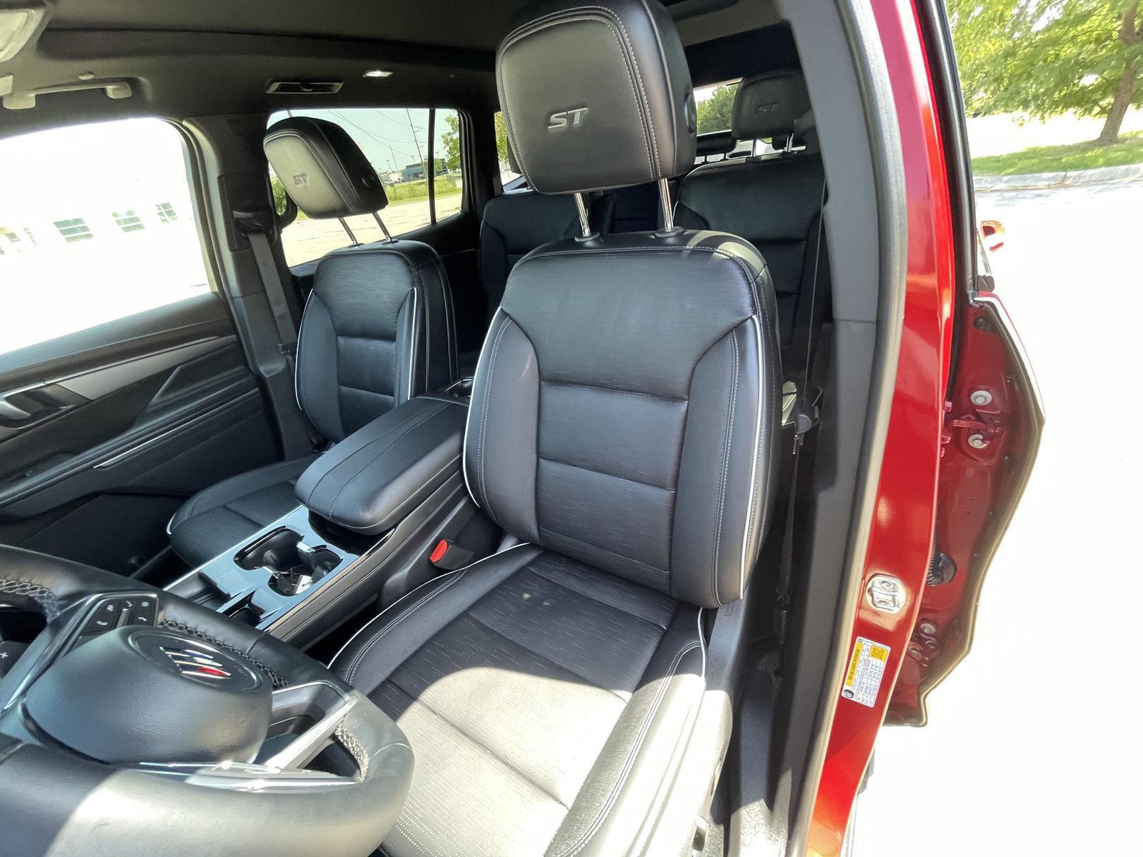 Vehicle photo 17