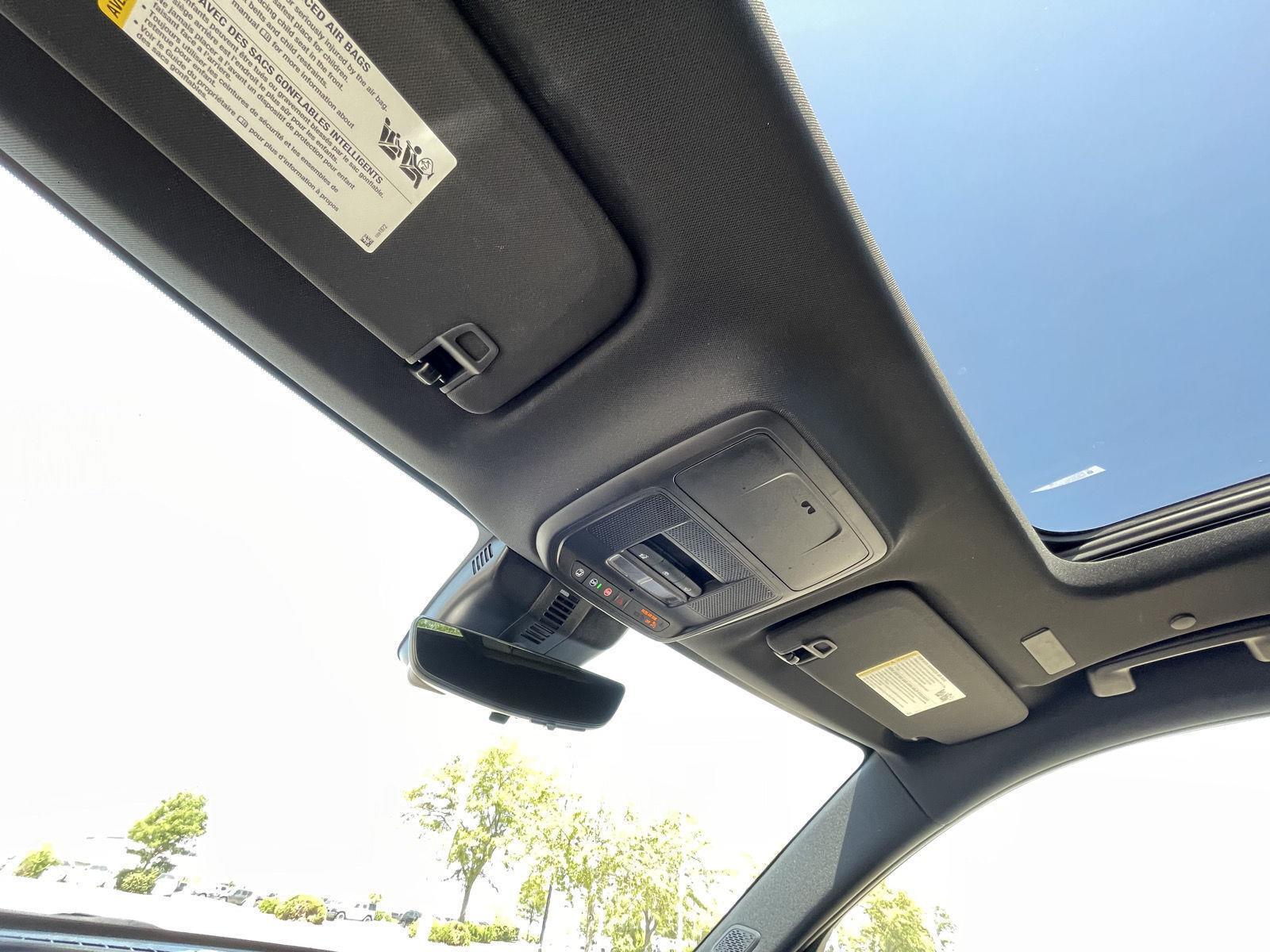 Vehicle photo 22