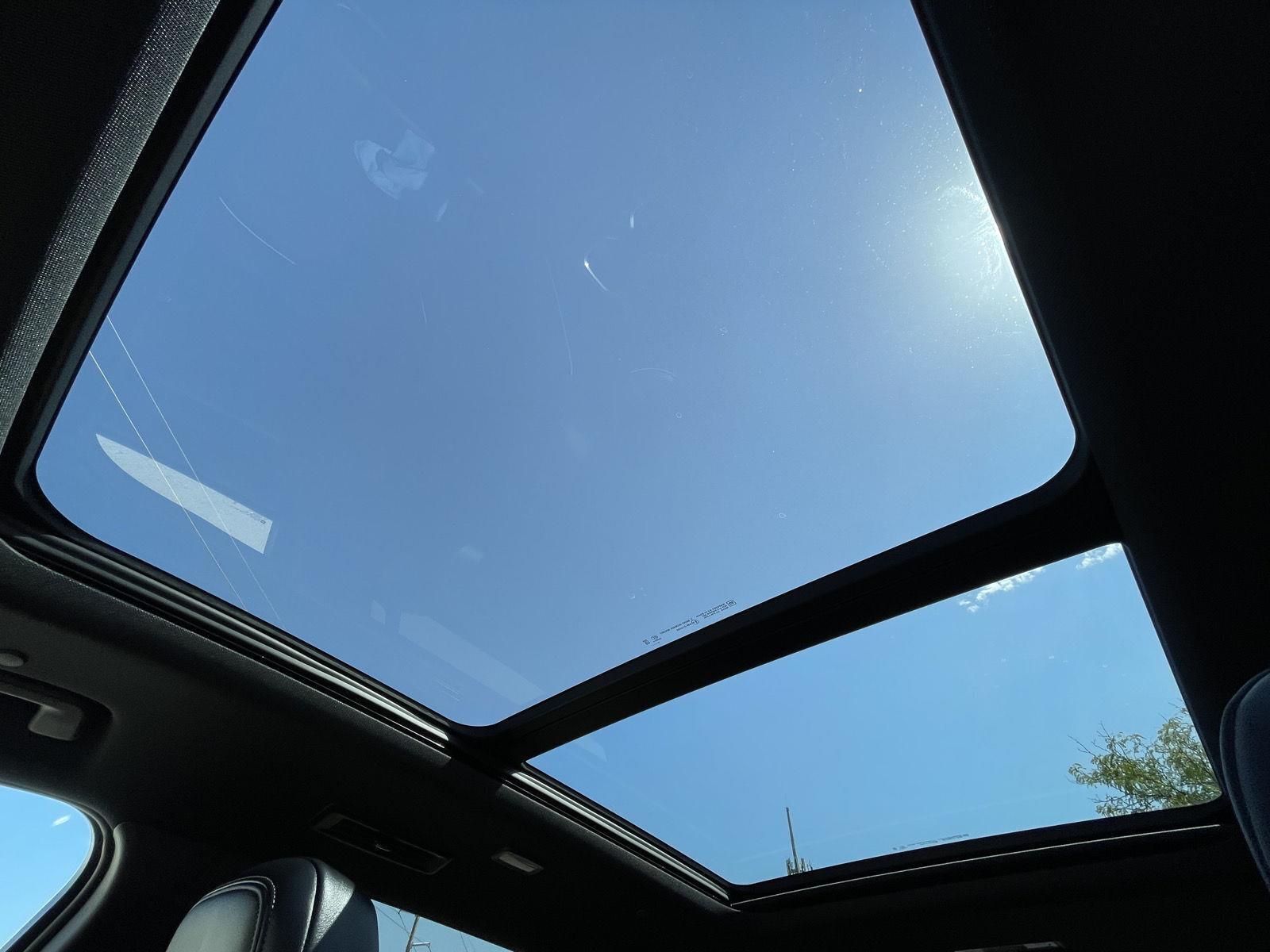 Vehicle photo 24