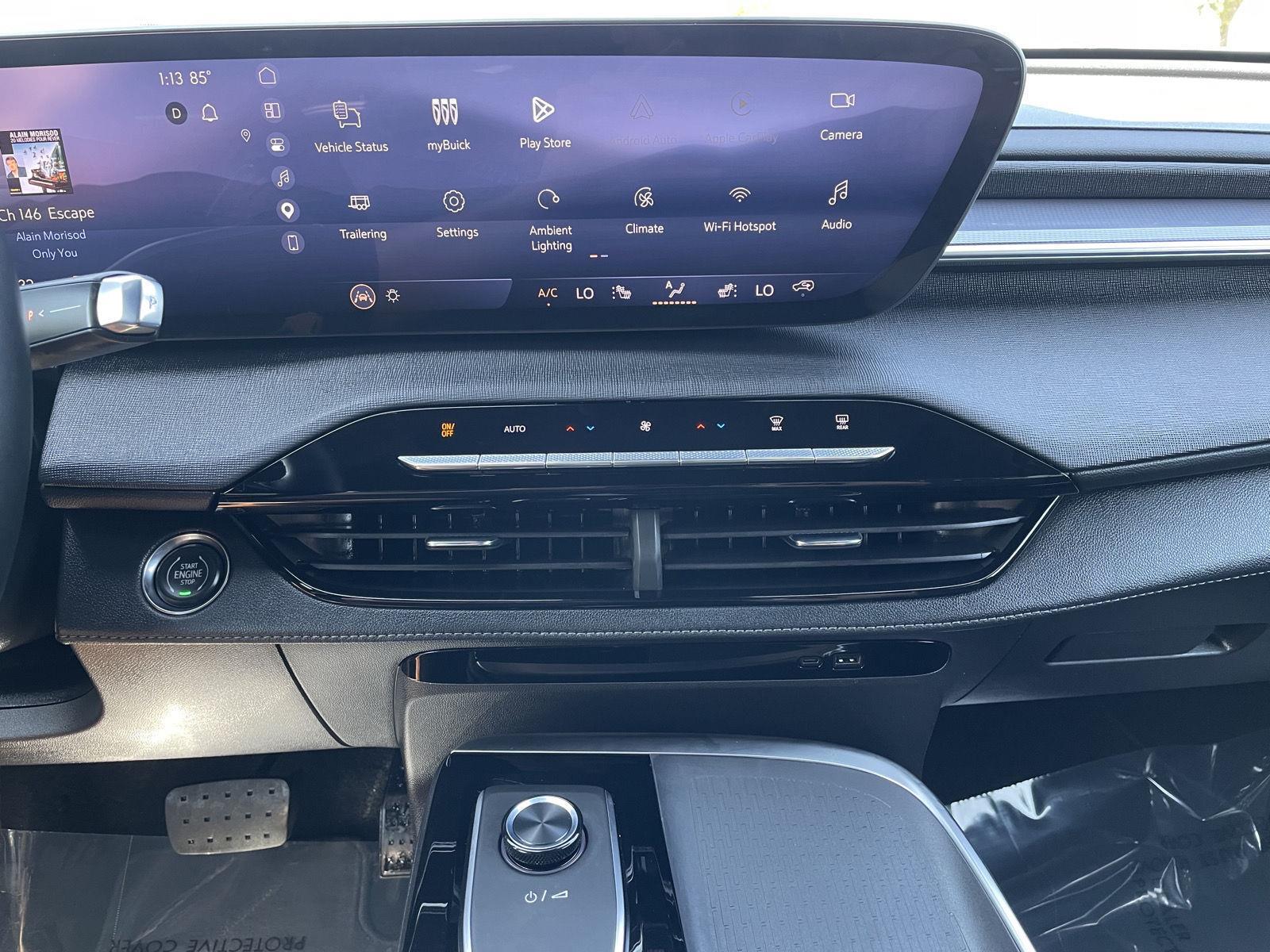 Vehicle photo 25