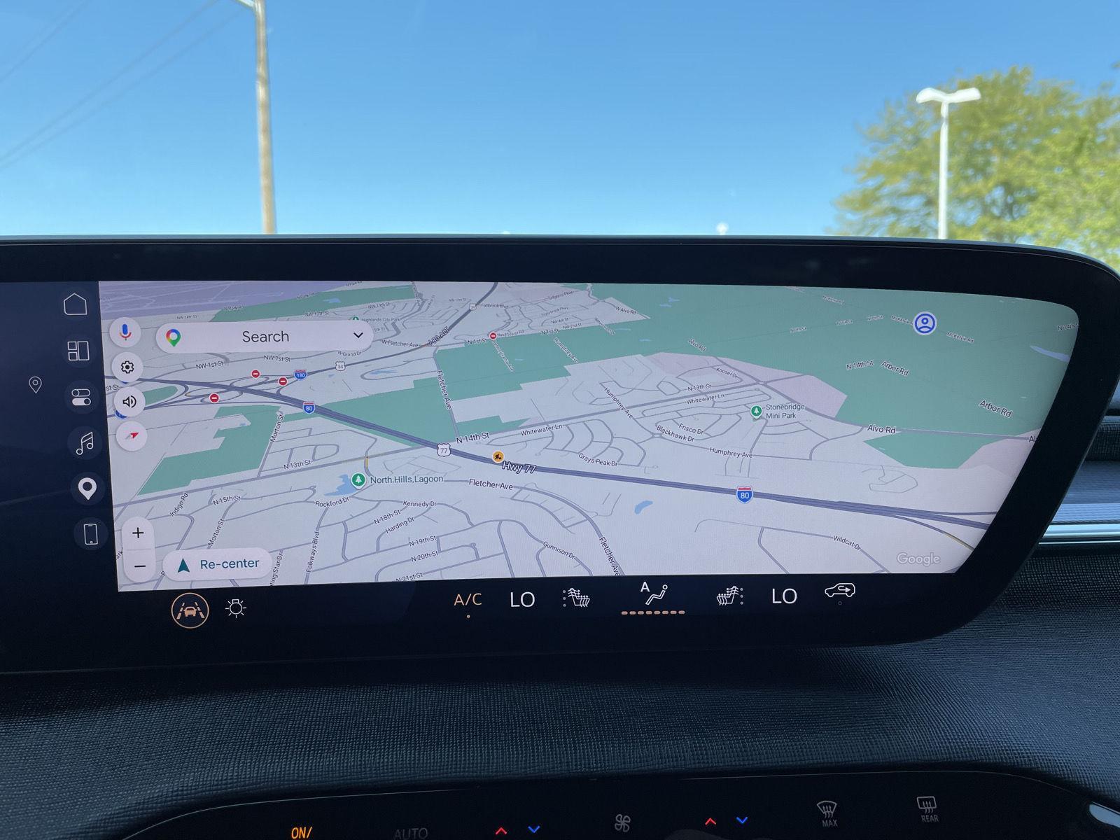 Vehicle photo 28