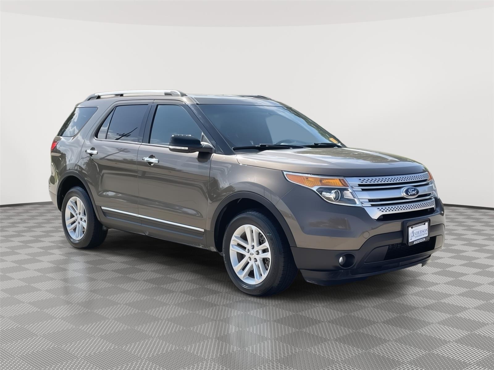 Vehicle photo 5