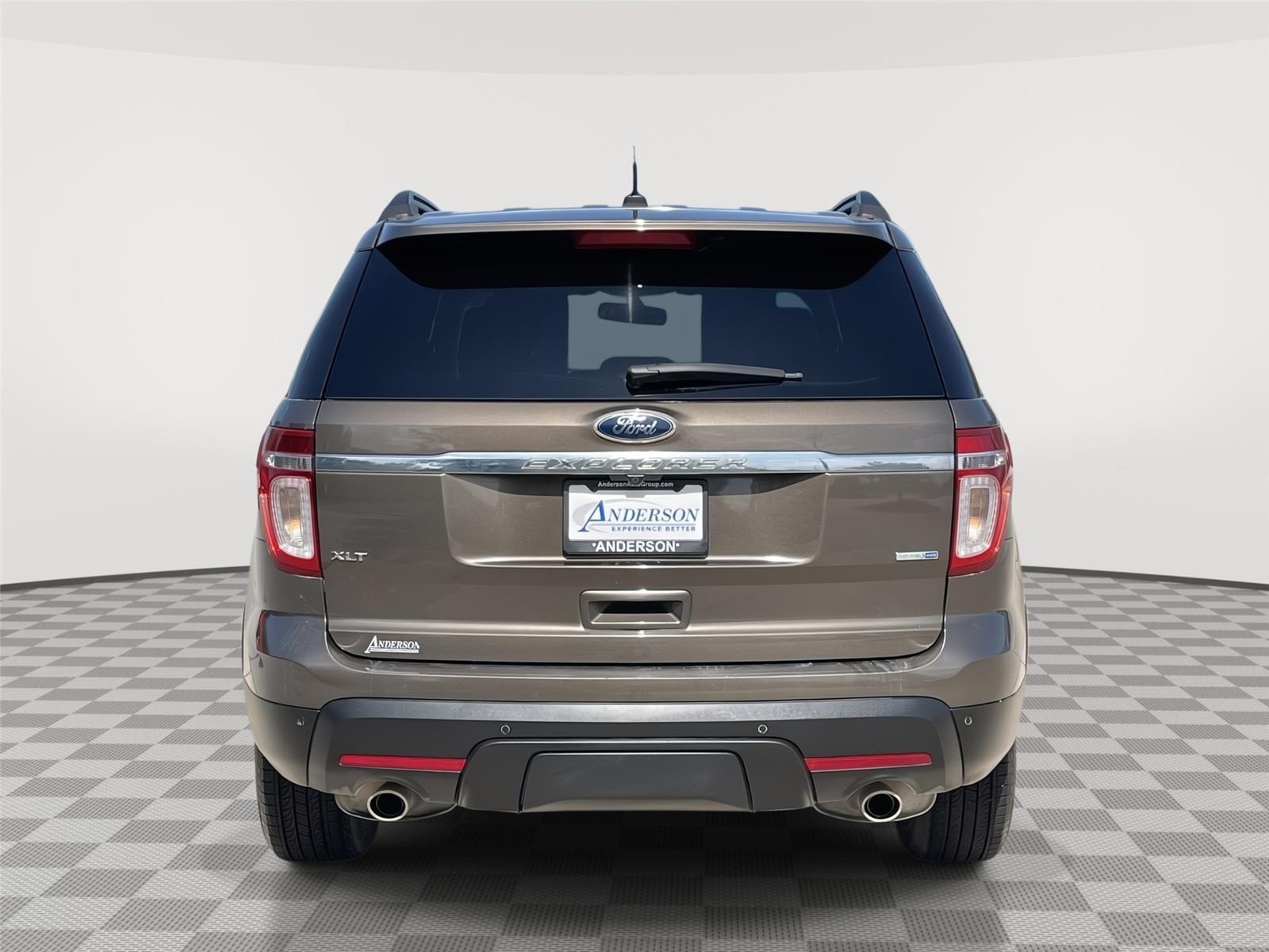 Vehicle photo 8