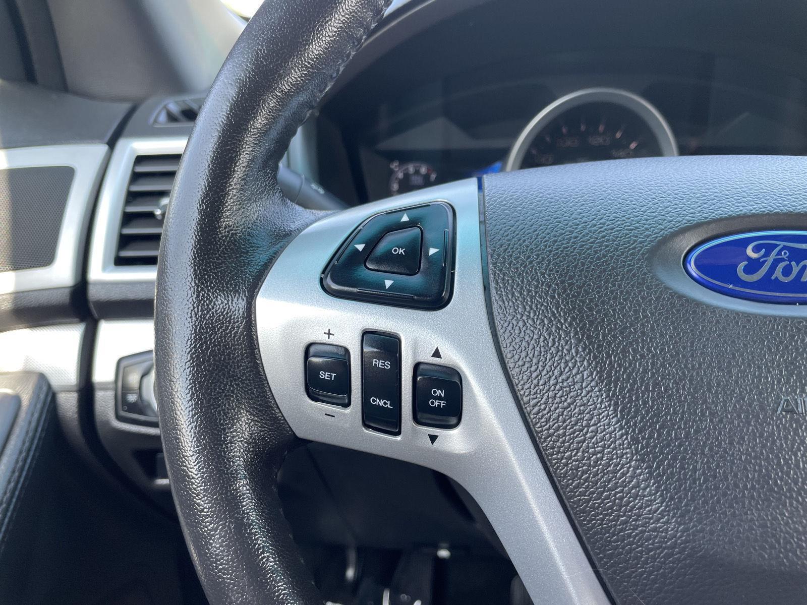 Vehicle photo 13