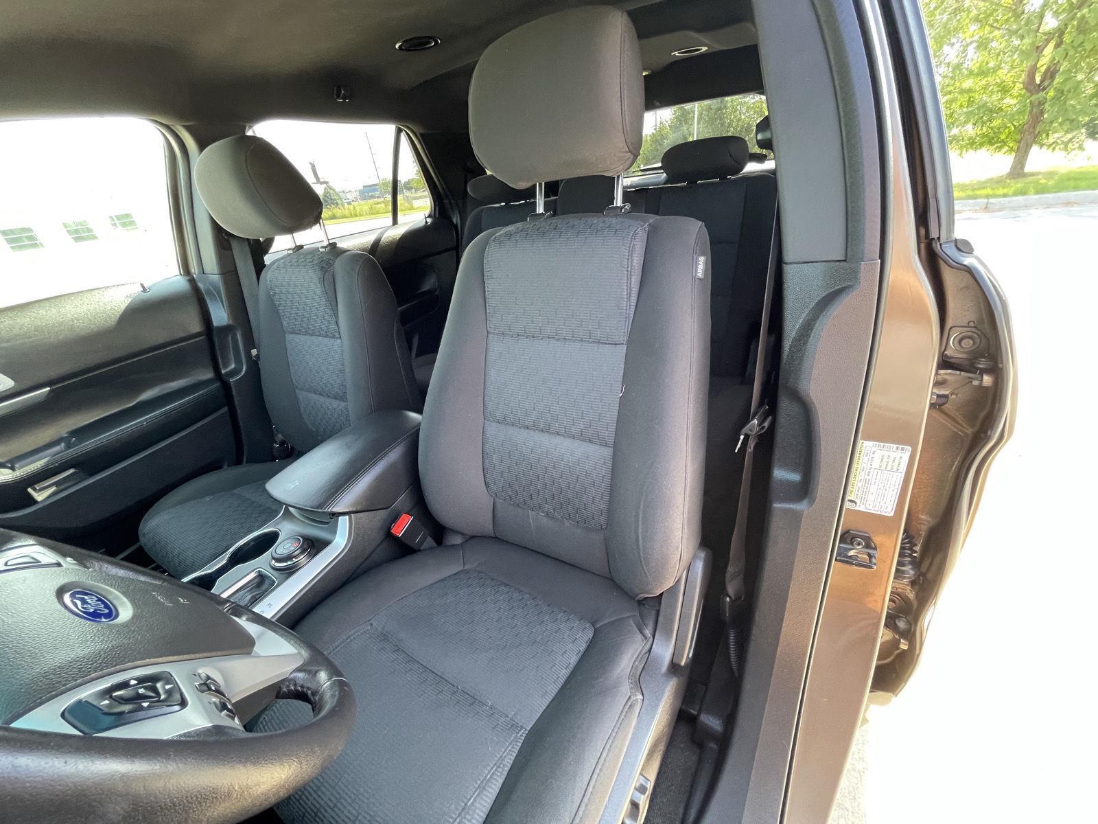 Vehicle photo 18
