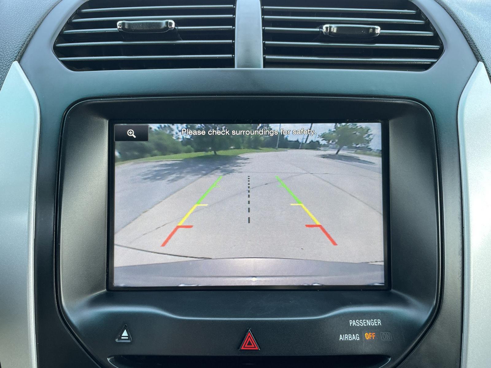 Vehicle photo 24