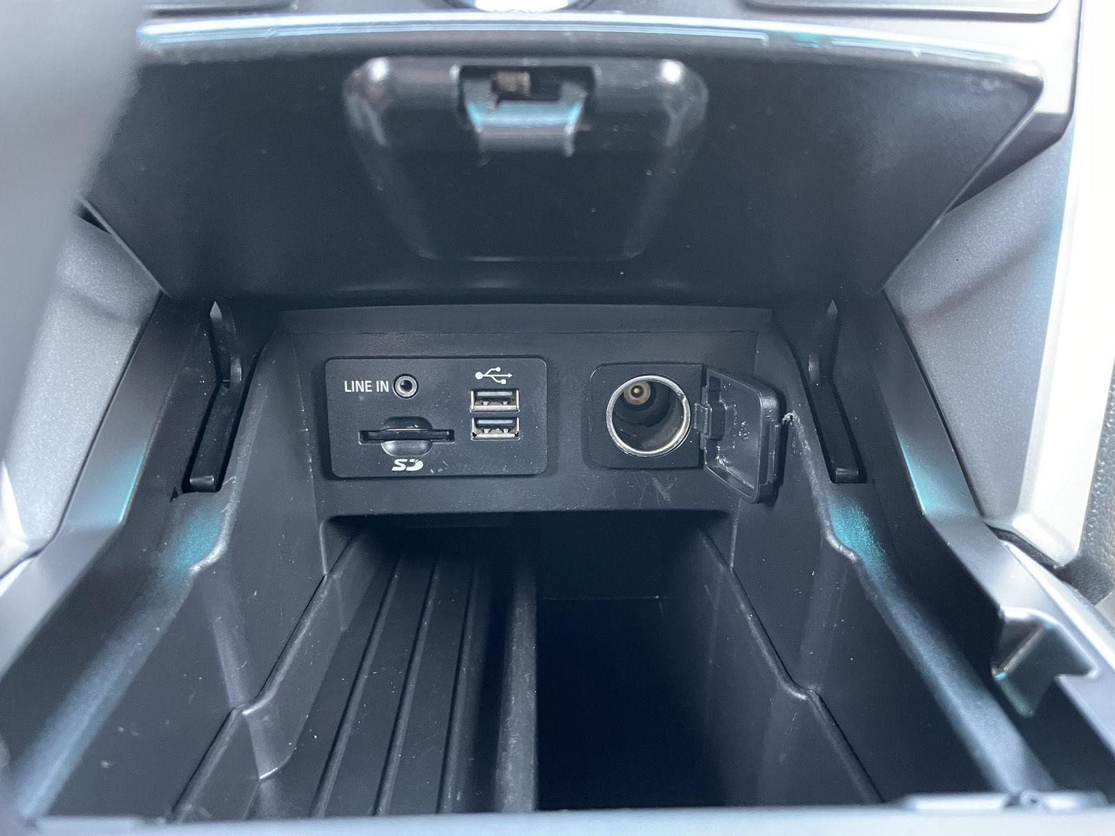 Vehicle photo 27