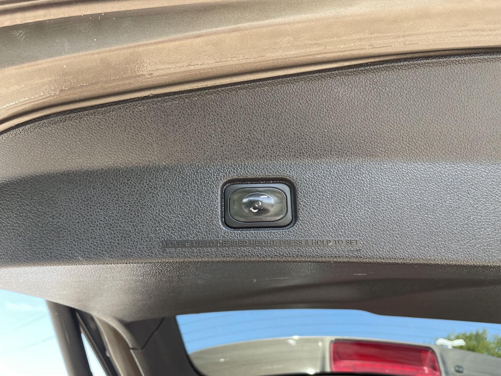Vehicle photo 35