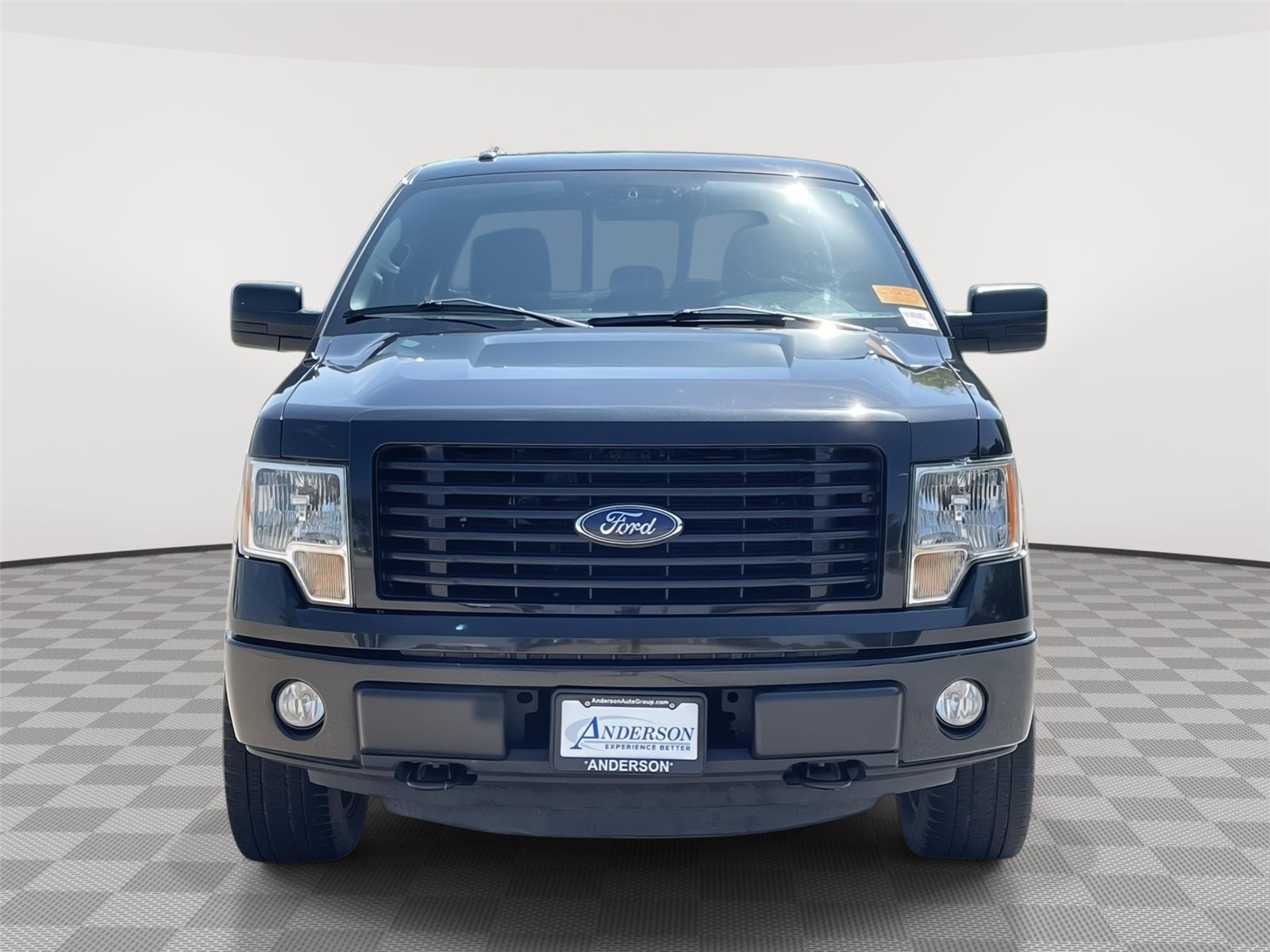 Vehicle photo 4