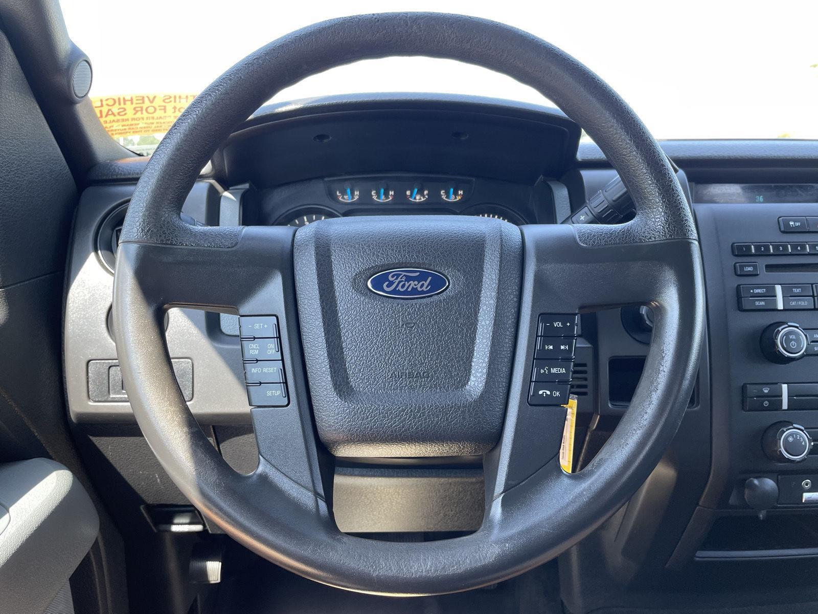 Vehicle photo 12