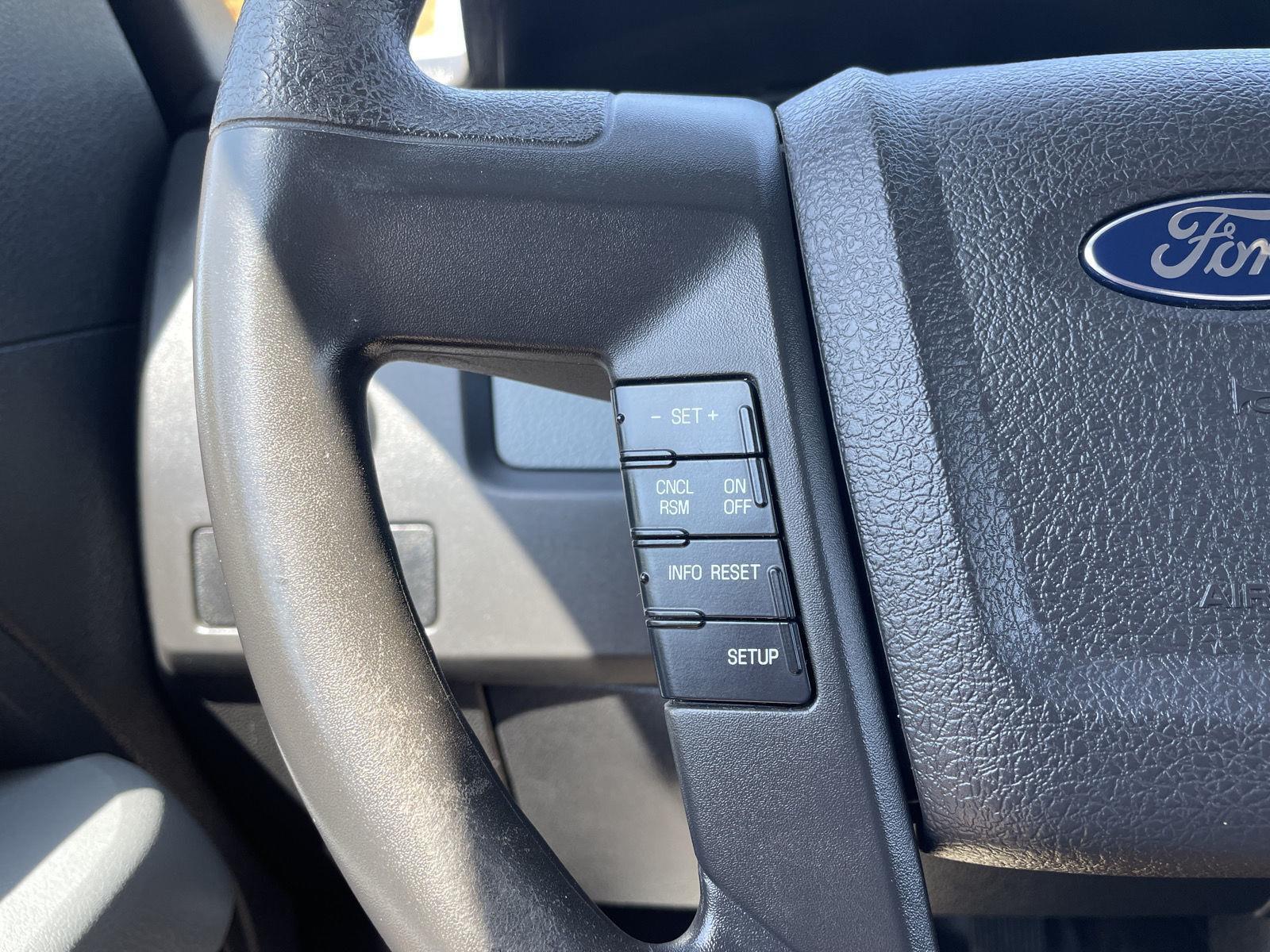 Vehicle photo 13