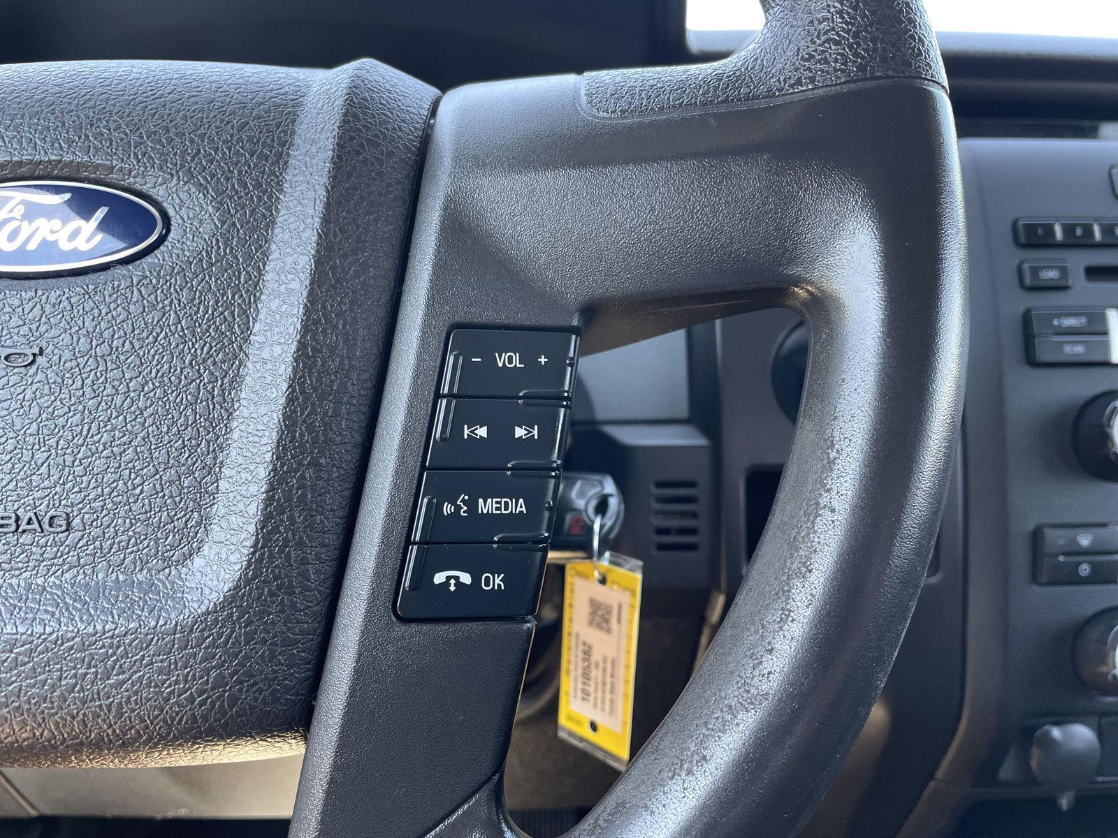 Vehicle photo 14