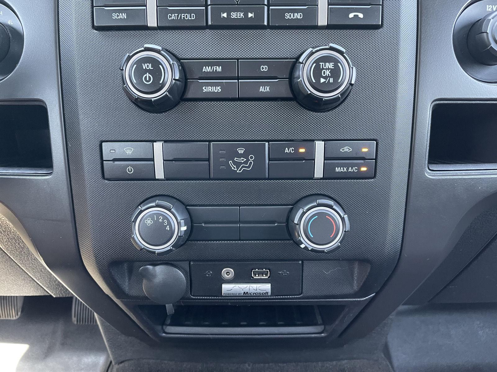 Vehicle photo 24