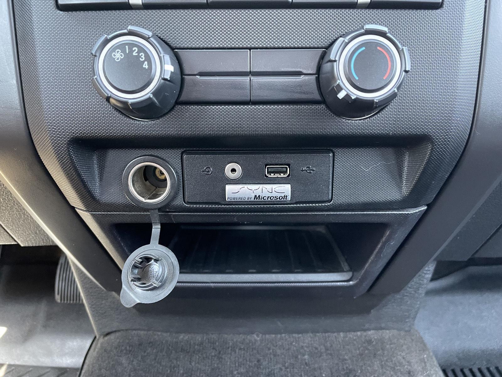 Vehicle photo 25