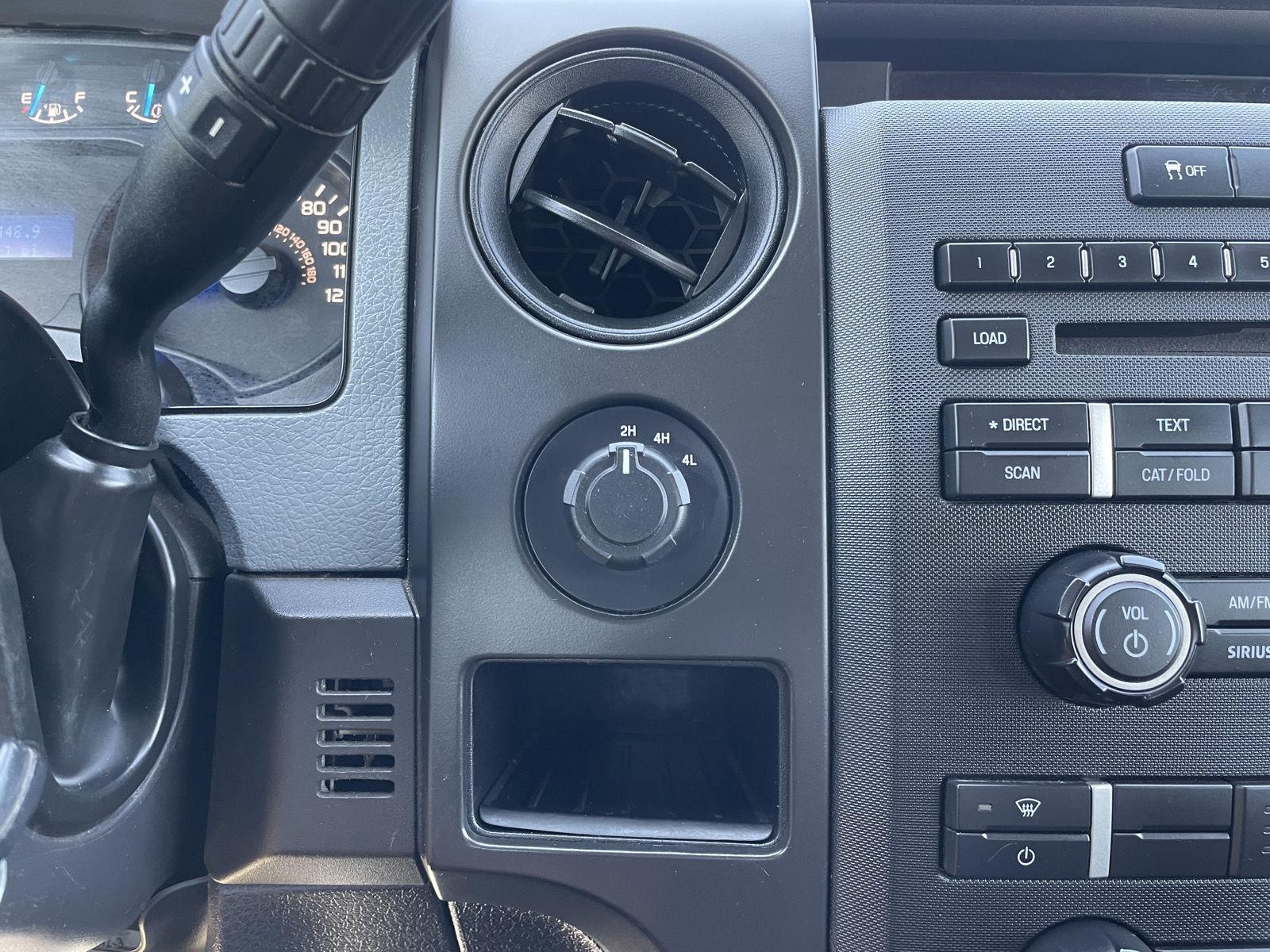 Vehicle photo 26