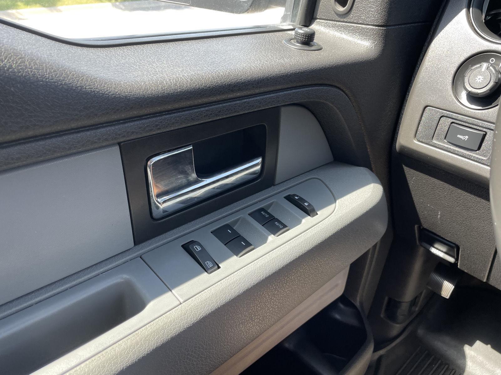 Vehicle photo 27