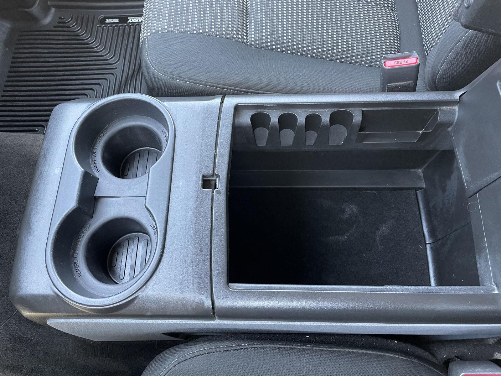 Vehicle photo 29