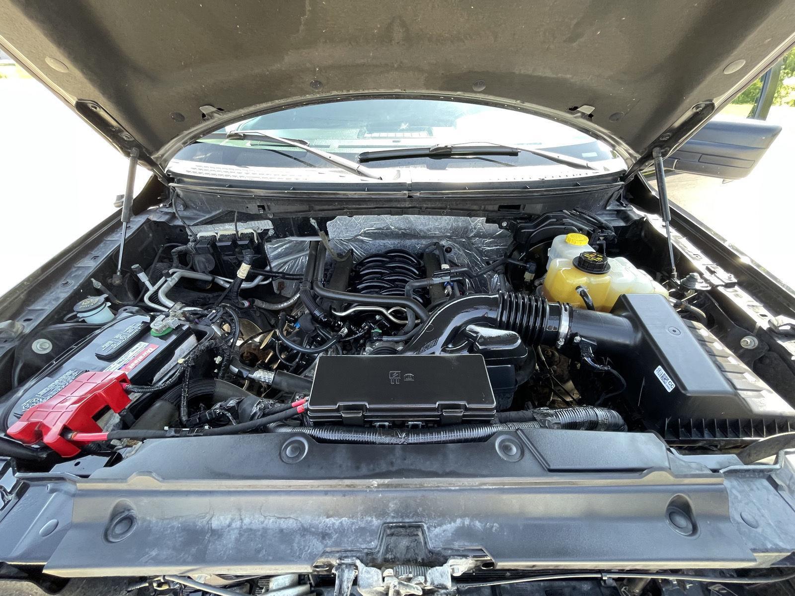 Vehicle photo 30