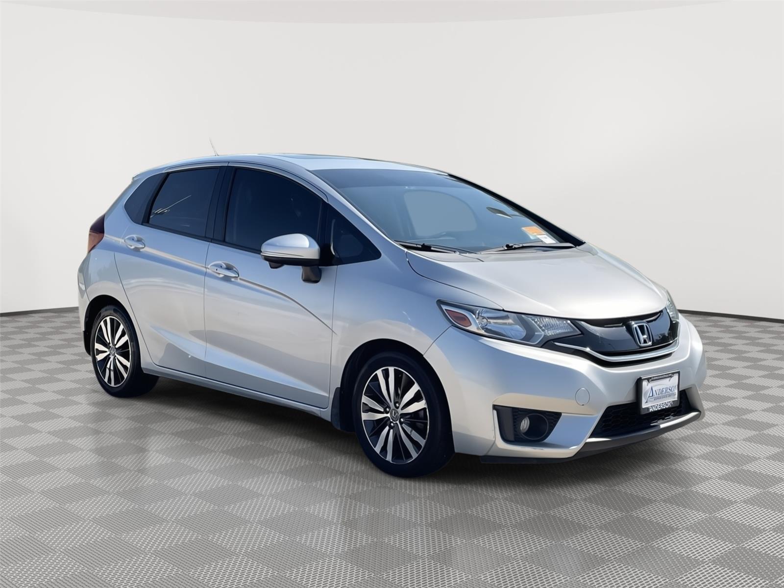 Vehicle photo 5