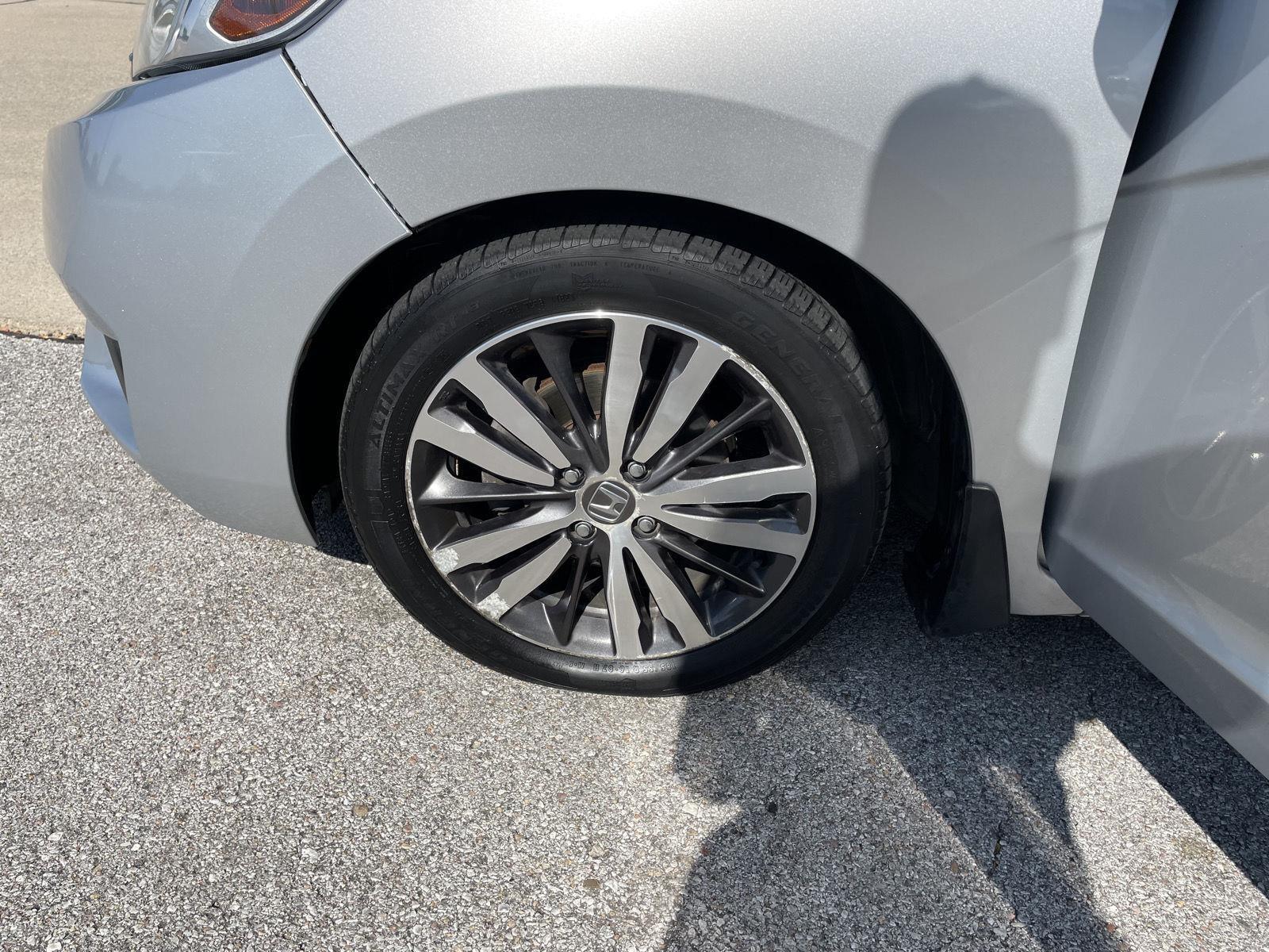 Vehicle photo 10
