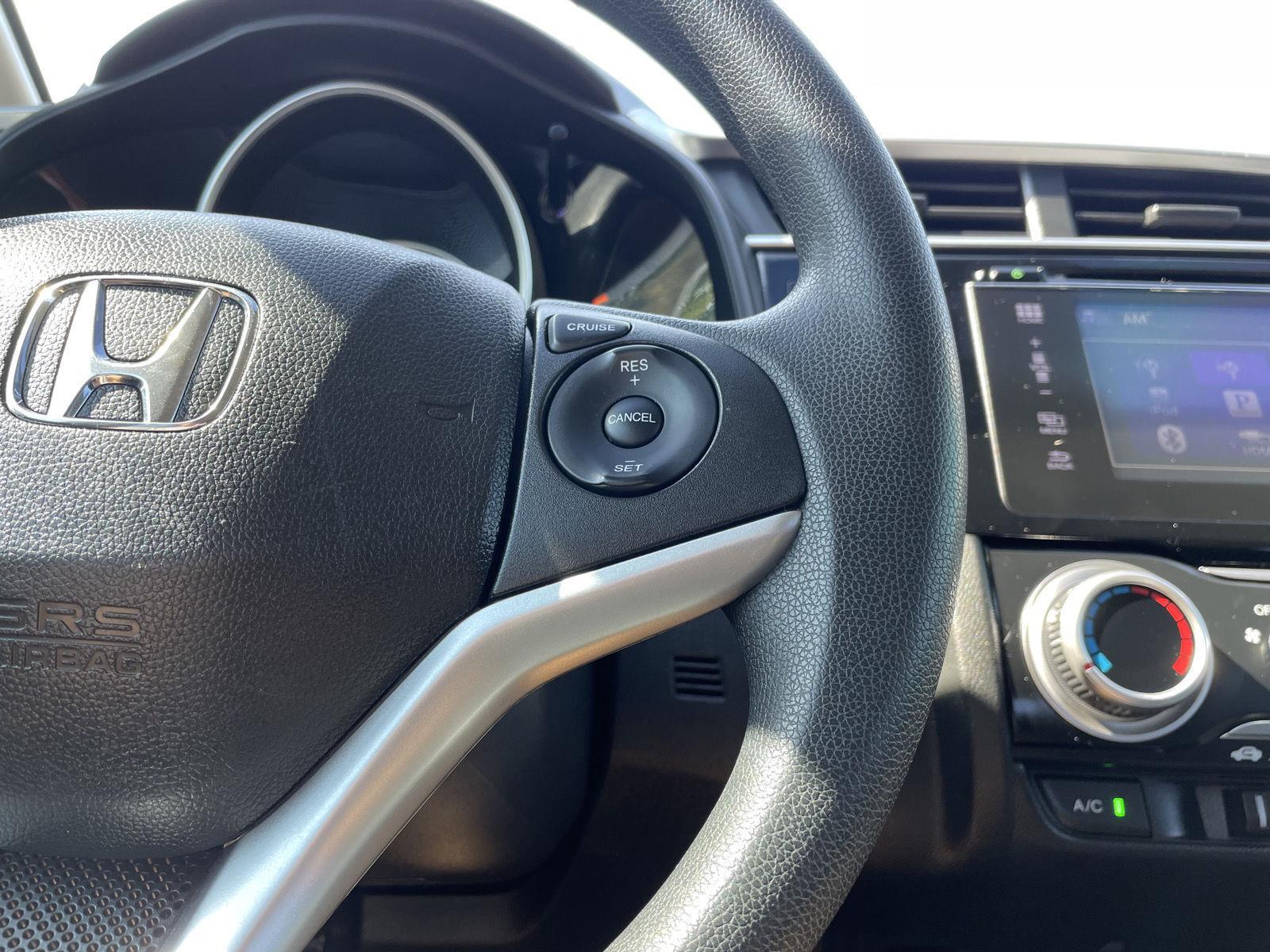 Vehicle photo 13