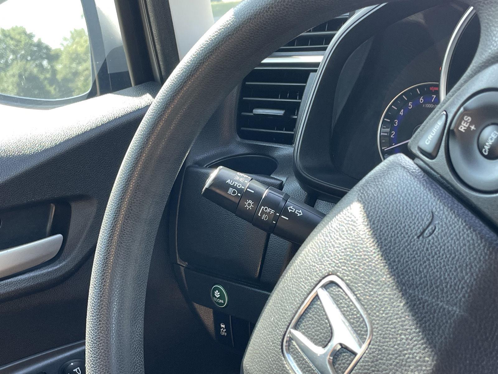 Vehicle photo 14