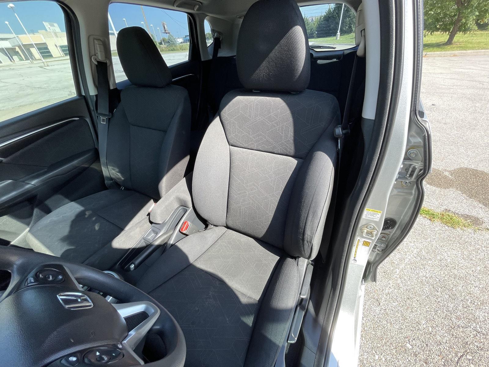 Vehicle photo 16