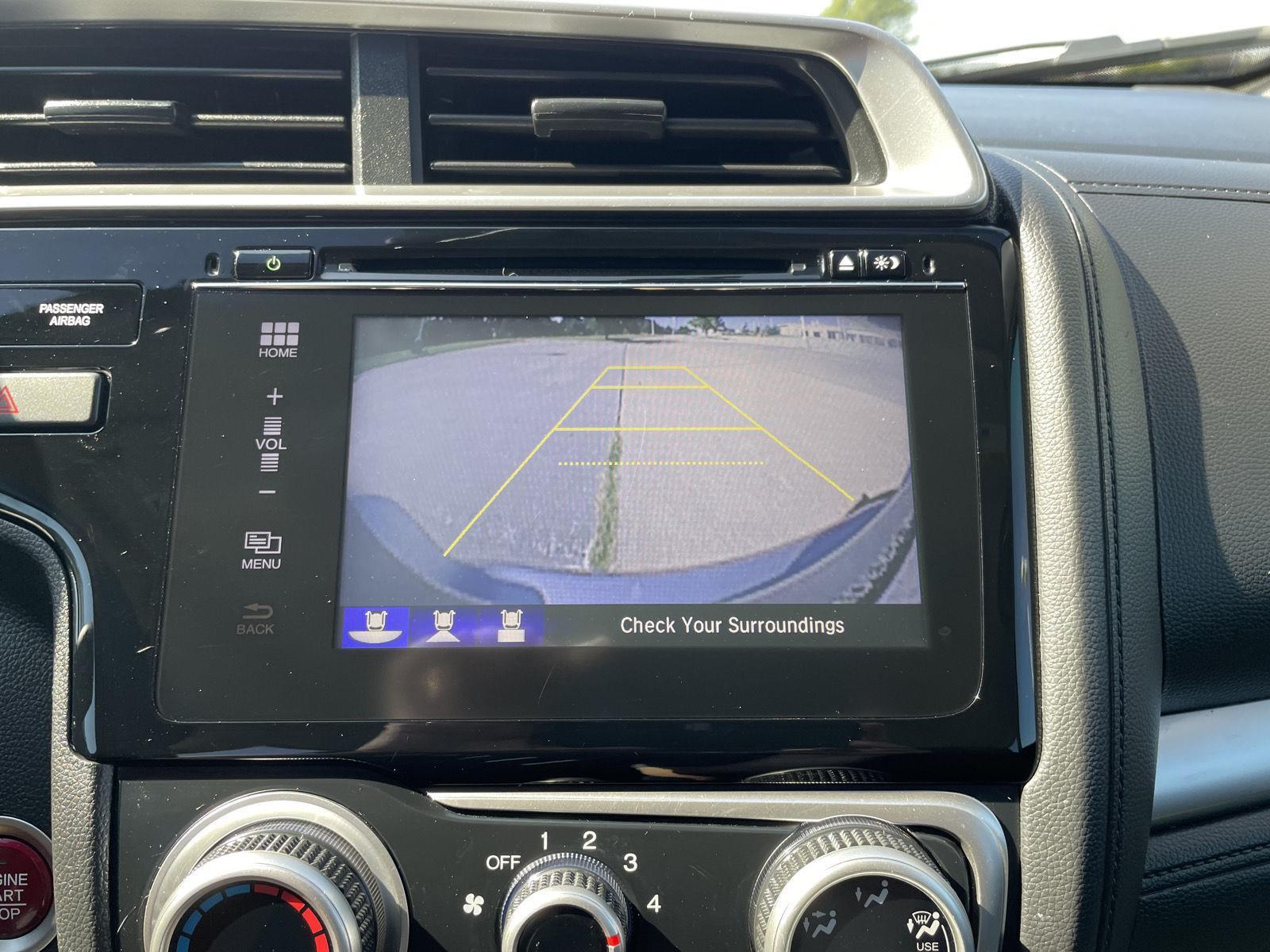 Vehicle photo 21