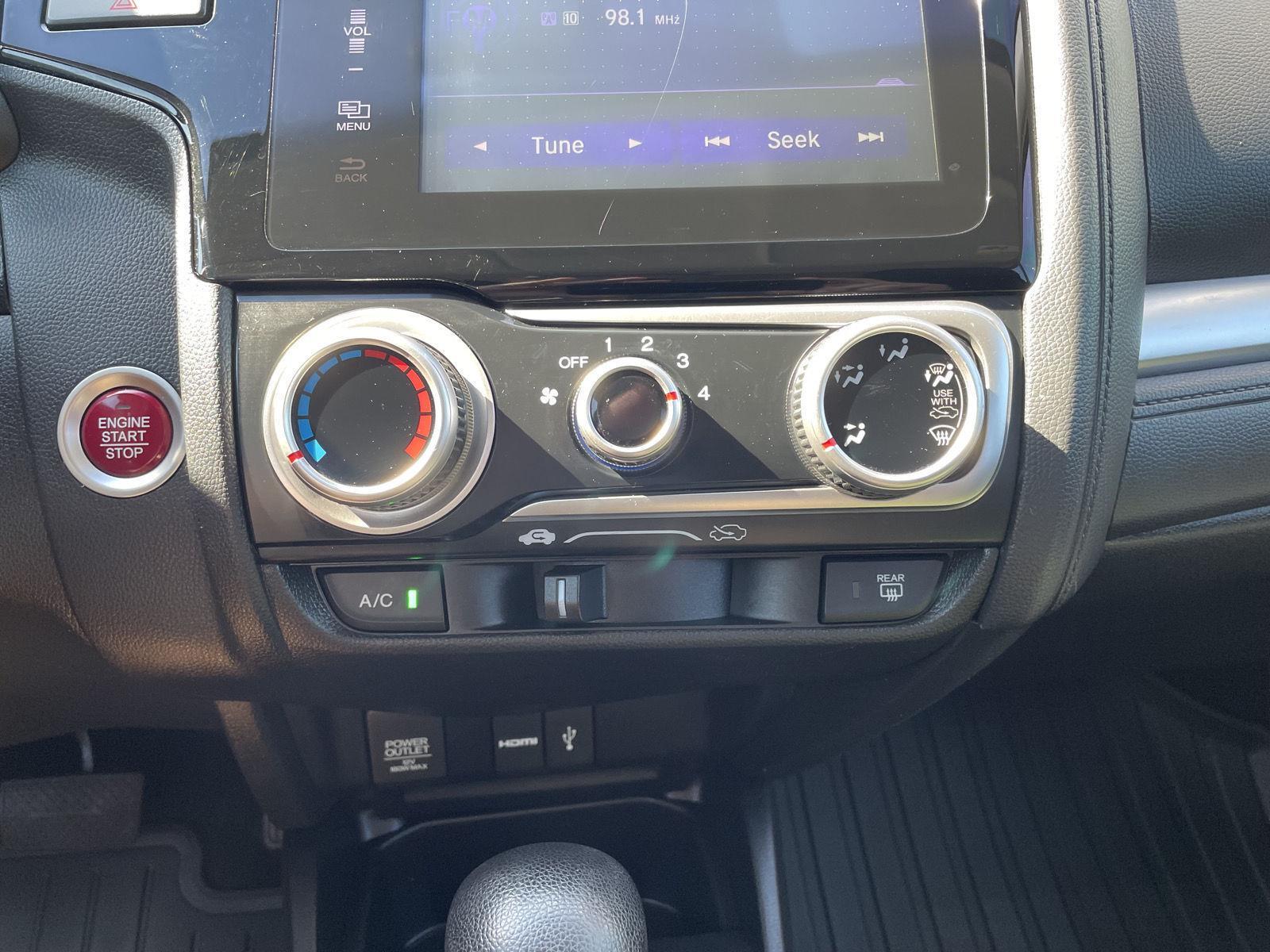 Vehicle photo 23