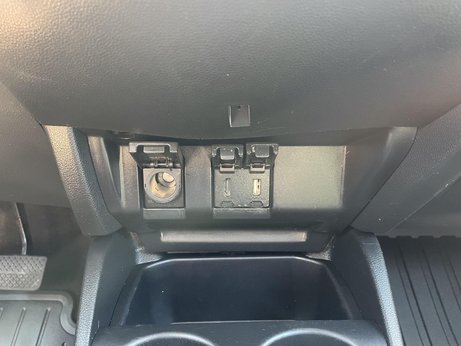 Vehicle photo 24