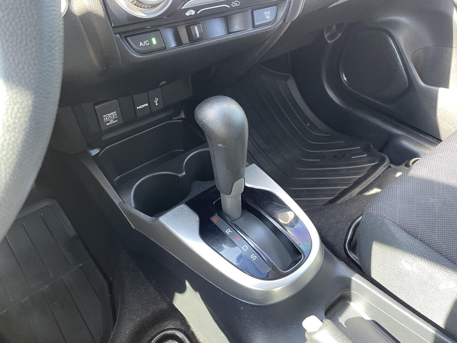 Vehicle photo 26