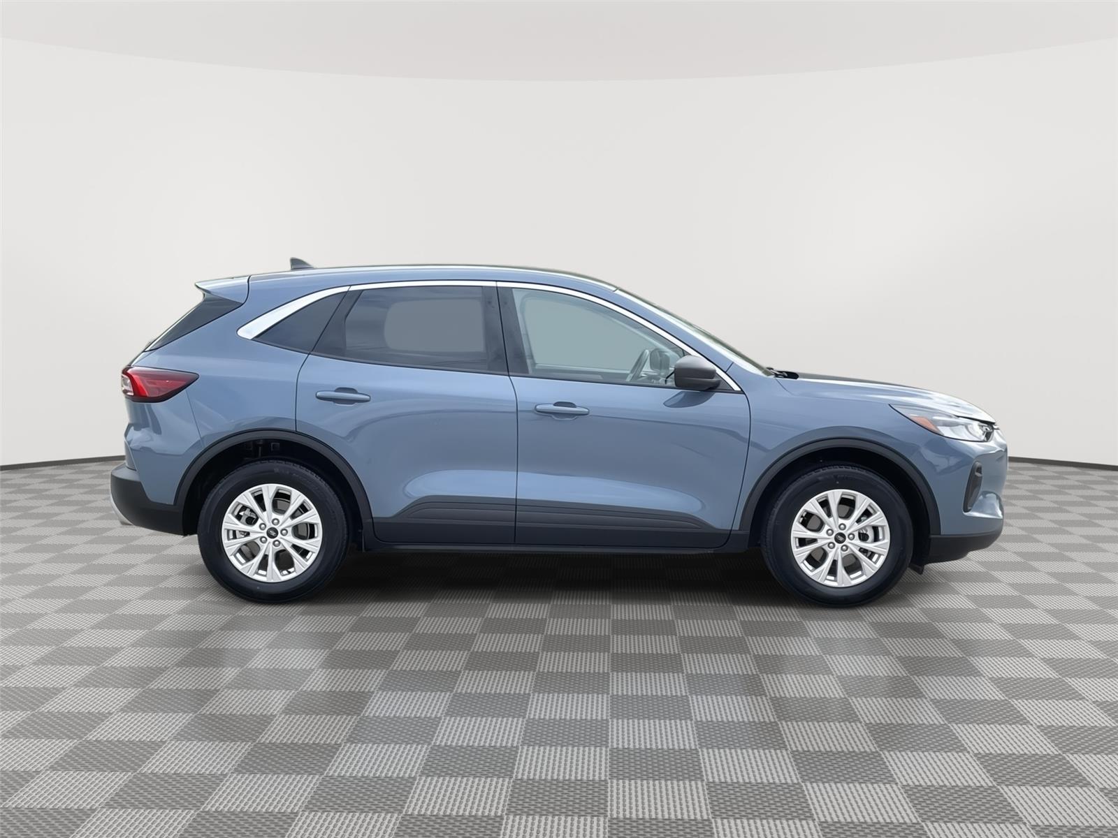 Vehicle photo 6